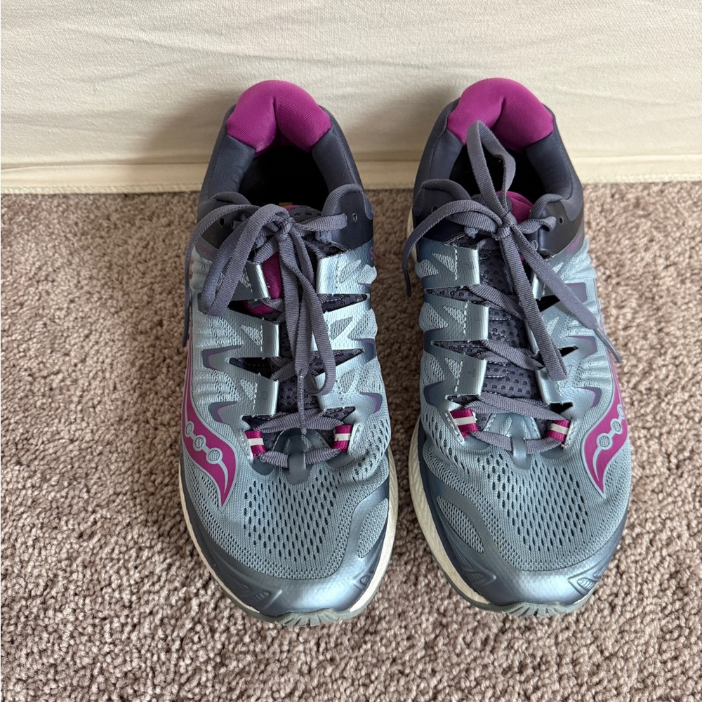 Saucony Women's Triumph ISO 4 running exercise workout sneakers shoes size 9
